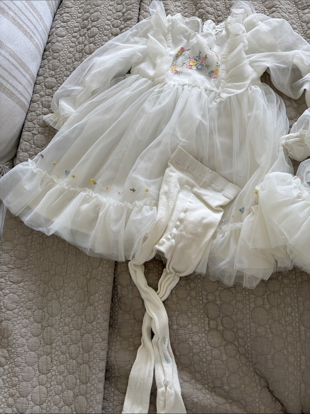 Dave&Bella White Floral Embroidered Tulle Dress/Flower Girl size 4T